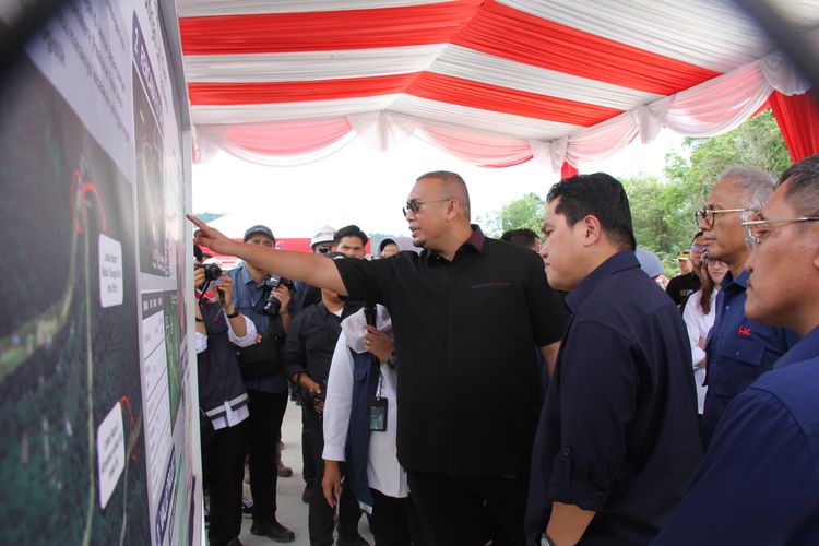 Sempat Mangkrak 2 Tahun, Menteri BUMN Erick Thohir Tinjau Jalan Tol Padang- Sicincin