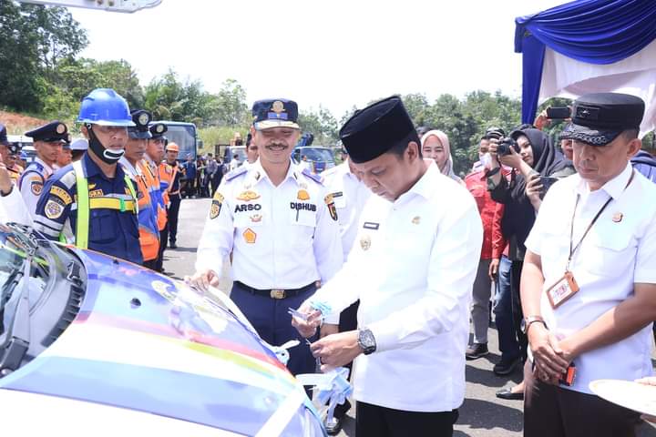Muflihun Launching Mobil Layanan Cepat LPJU dan Bus TMP Gratis Bagi ASN