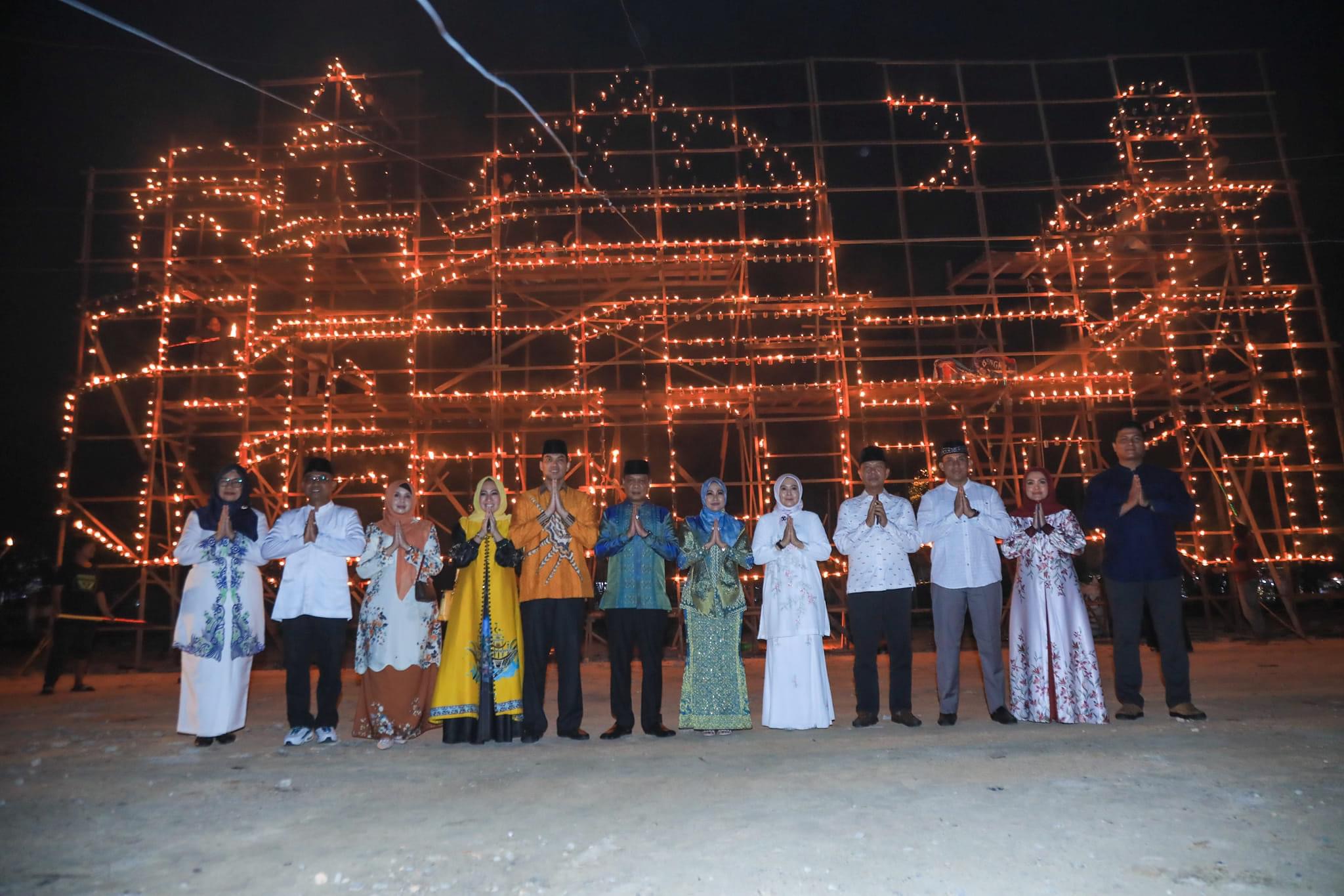 Ditutup Malam Ini, Festival Lampu Colok Pekanbaru Meriah