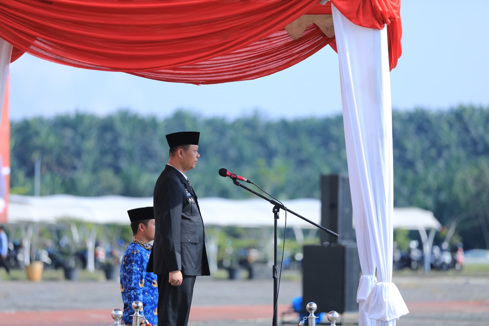Sekdako Pekanbaru Indra Pomi Pimpin Upacara Peringatan Hari Otonomi Daerah ke 28