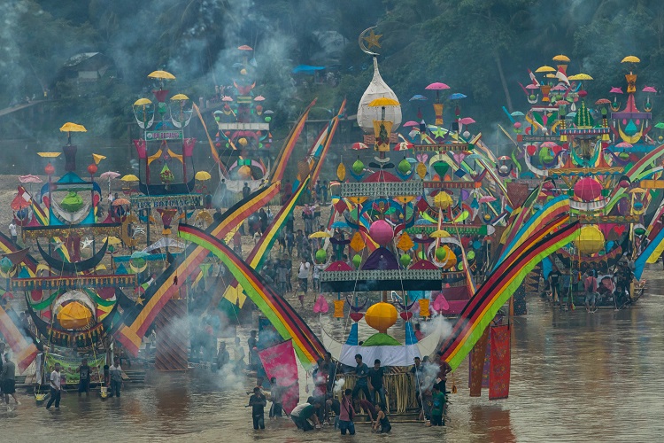 Unik dan Menarik, Pemprov Riau akan Kolaborasi dengan Kuansing Lestarikan Festival Perahu Baganduang