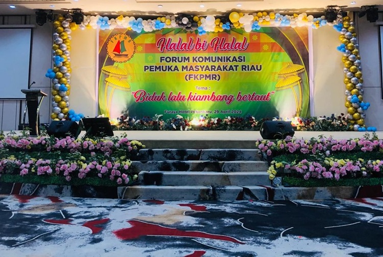 Kepala Daerah dan Sejumlah Tokoh Penting Riau Hadiri Halal Bi Halal FKPMR di Furaya Hotel