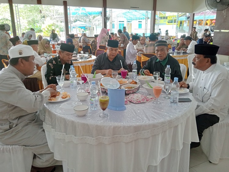 Ulama dan Tokoh Penting Riau Hadiri Halal Bi Halal GSSBR Bersama Balon Gubri 2024 Edy Natar