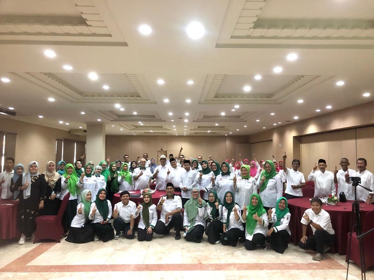PP IKASMANSA Pekanbaru Akhiri Pesona Ramadhan 1445 H dengan Pengukuhan Angkatan 1983 dan 1989 Serta Berbuka Bersama