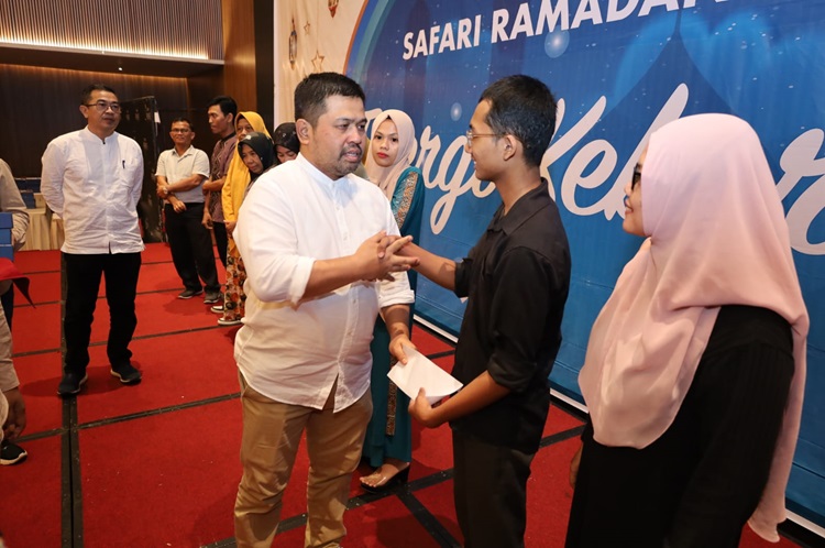 Berbuka Bersama Ratusan Media, PHR Santuni Anak dan Janda Wartawan Riau