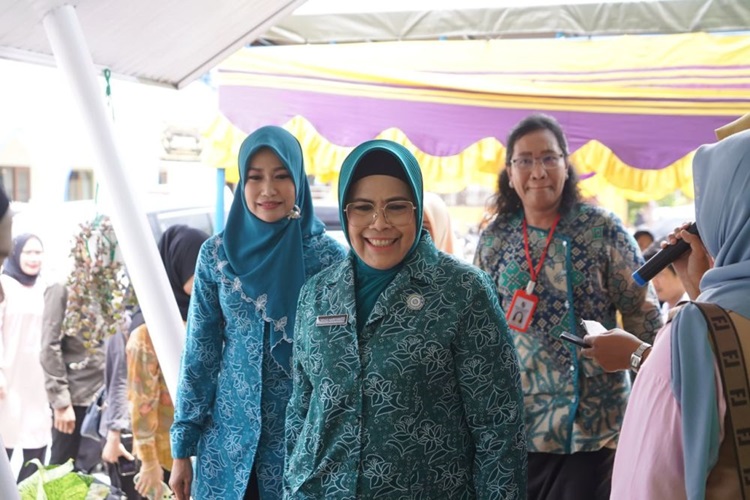 Raja Rilla Mustafa Muflihun Bangga Posyandu Pekanbaru Dikunjungi Pj Ketua TP-PKK Riau