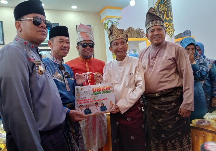 Sediakan Kacang Pukul dan Produk UMKM Lainnya, Stand Bazar Rohil di Dumai Paling Ramai Dikunjungi