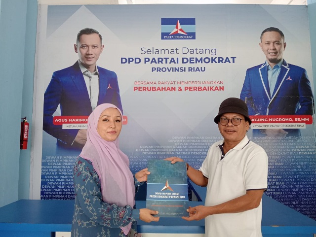 Kabarnya Sudah Direstui AHY, Edy Natar Nasution Ambil Formulir Balon Gubri di Partai Demokrat 