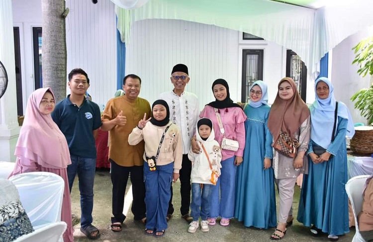 ⁠Wakil Ketua DPRD Pekanbaru Nofrizal Gelar Halal Bi Halal di Kediamannya