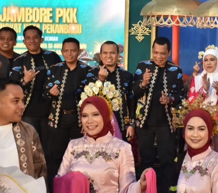Ketua DPRD Pekanbaru Sabarudi Turut Meriahkan Malam Puncak Jambore PKK