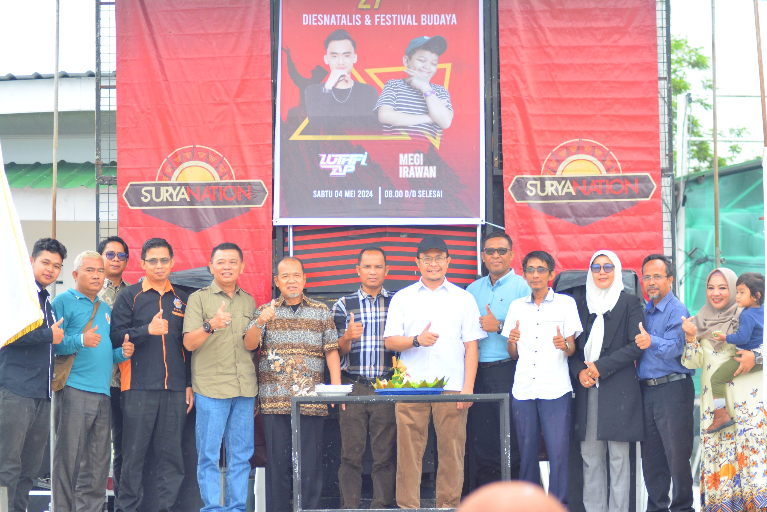 Acara Puncak Milad ke-27 STIE Riau Dimeriahkan Penampilan Selebgram Megi Irawan dan Luthi
