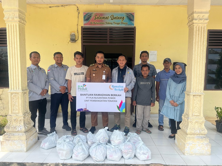 PLN Nusantara Power UP Tenayan Salurkan CSR Untuk Bantu Warga Kurang Mampu di Okura