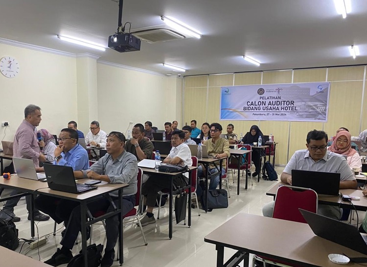 Mantap! Calon Auditor Serbu Konstruksi Mandiri Siap Praktek Audit di Hotel Furaya