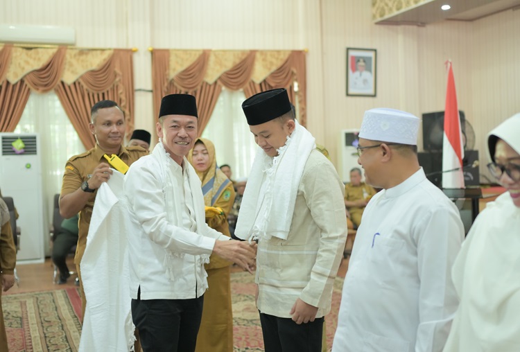 Bupati Afrizal Buka Bimbingan CJH Rohil, Berangkat 26 Mei dan akan Diberi Uang Saku