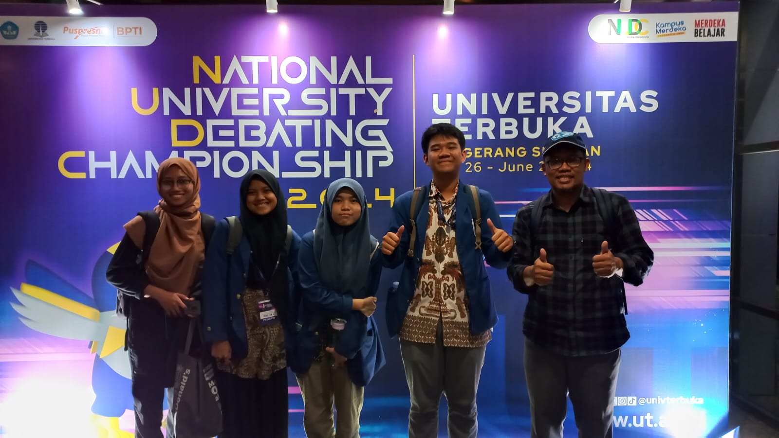 Mahasiswa Asal Pekanbaru Finalis Debat Antar Perguruan Tinggi Tingkat Nasional