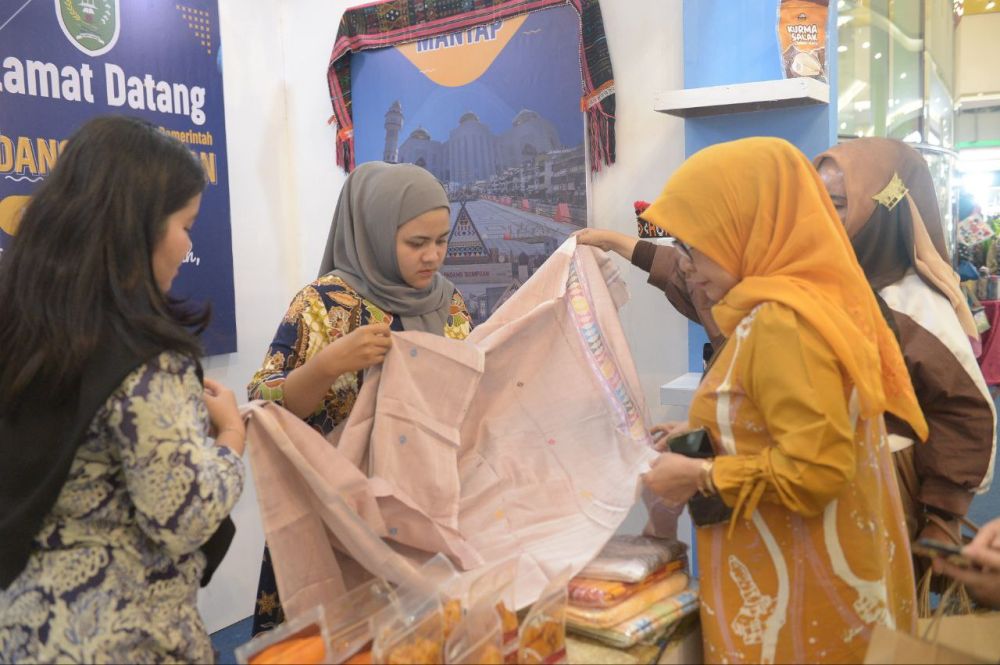 Bagi Peminat Batik, Gebyar UMKM dan Batik Nusantara Digelar di Pekanbaru