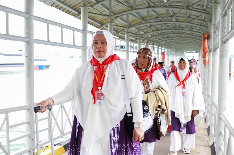 Kapolres Kepulauan Meranti dan Forkompinda Hadiri Pelepasan Jemaah Calon Haji