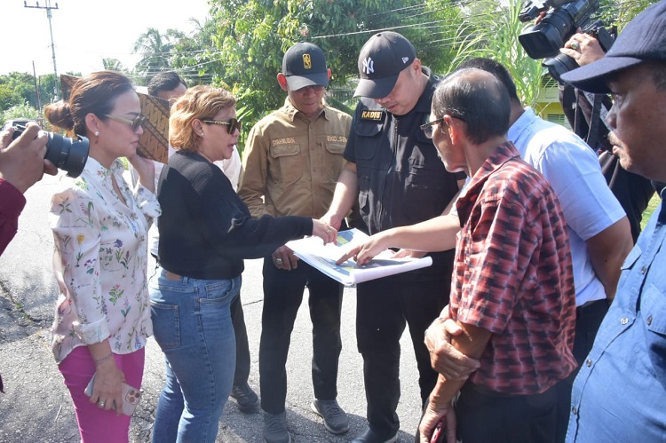 Wakili Bupati, Kadis PUPR Bengkalis Dampingi Investor dari China Tinjau Lokasi Rencana Pembangunan Jembatan Bengkalis-Pakning