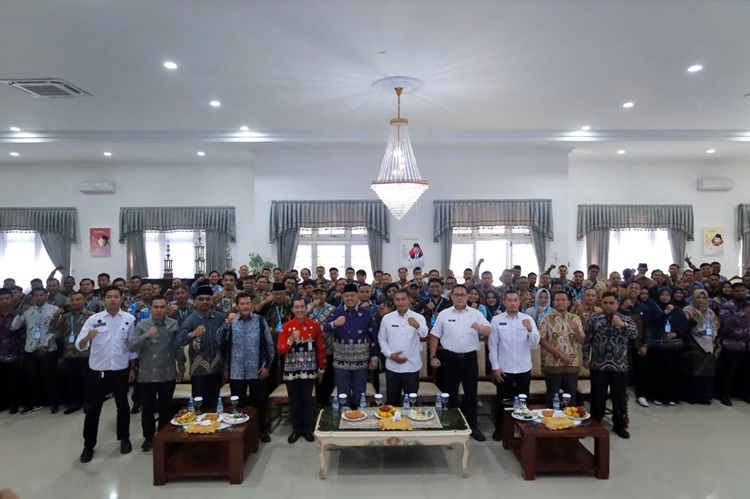Terapkan SAKIP, Bupati Alfedri Boyong 122 Sekdes ke Sumedang
