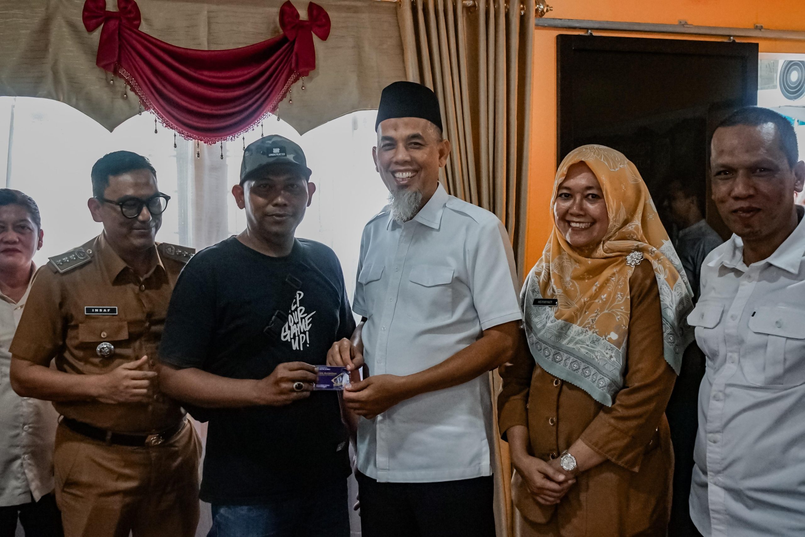 Ribuan Masyarakat Dumai Mendapatkan Kartu Sosial Berkhidmat, Warga: Kita Terbantu Kebutuhan Pokok