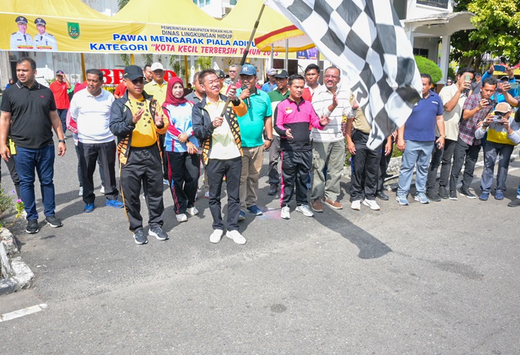 Piala Adipura Disambut Arak-arakan dan Ribuan Warga Bagansiapiapi