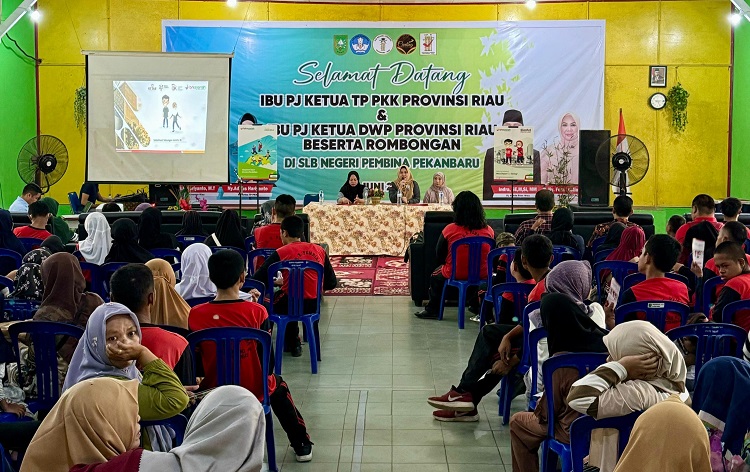 BRK Syariah Sosialisasikan Tabungan Simpel Kepada Pelajar SLB Pembina Pekanbaru