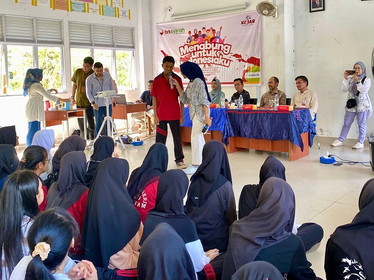 Aktif Mengikuti Sosialisasi Program KEJAR BRK Syariah, 5 Siswa SMAN 20 Batam Dapat Hadiah Uang Dalam Tabungan