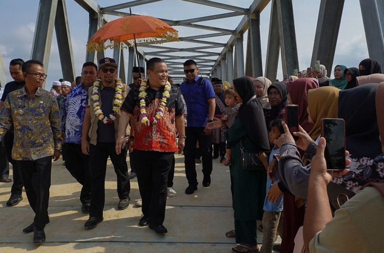 Jembatan Rantau Kasih, Dibangun dari Komitmen SF Hariyanto Untuk Kesejahteraan Masyarakat Riau