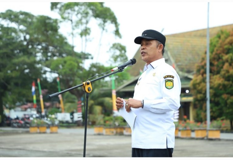 Apel Gabungan, Pj Bupati Herman Tekankan Pentingnya Komitmen ASN dalam Bertugas