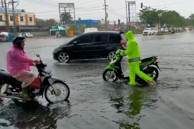 Peringatan Dini BMKG, Hari ini Wilayah Riau Berpotensi Hujan Lebat