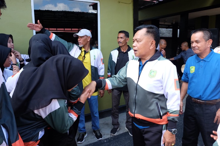 Lepas Kontingen Popda Meranti, Asmar: Kesempatan Harumkan Nama Sekolah dan Daerah
