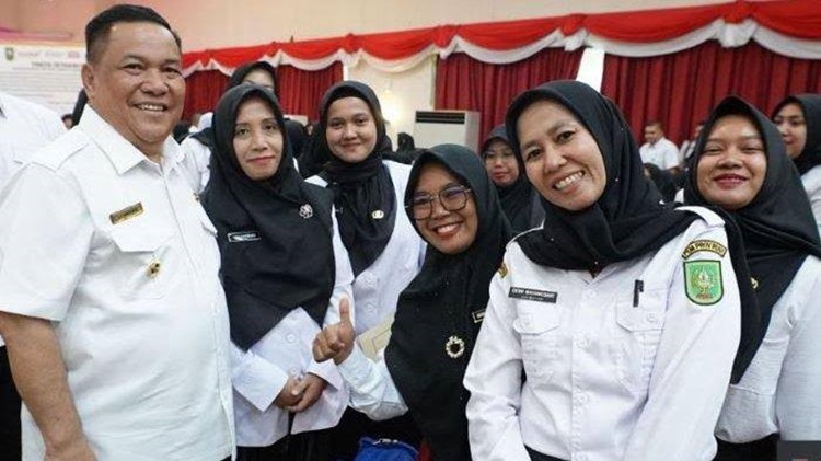 Tak Perlu Khawatir Biaya di SMA dan SMK Swasta, Pemprov Riau Siapkan Beasiswa Sampai Tamat