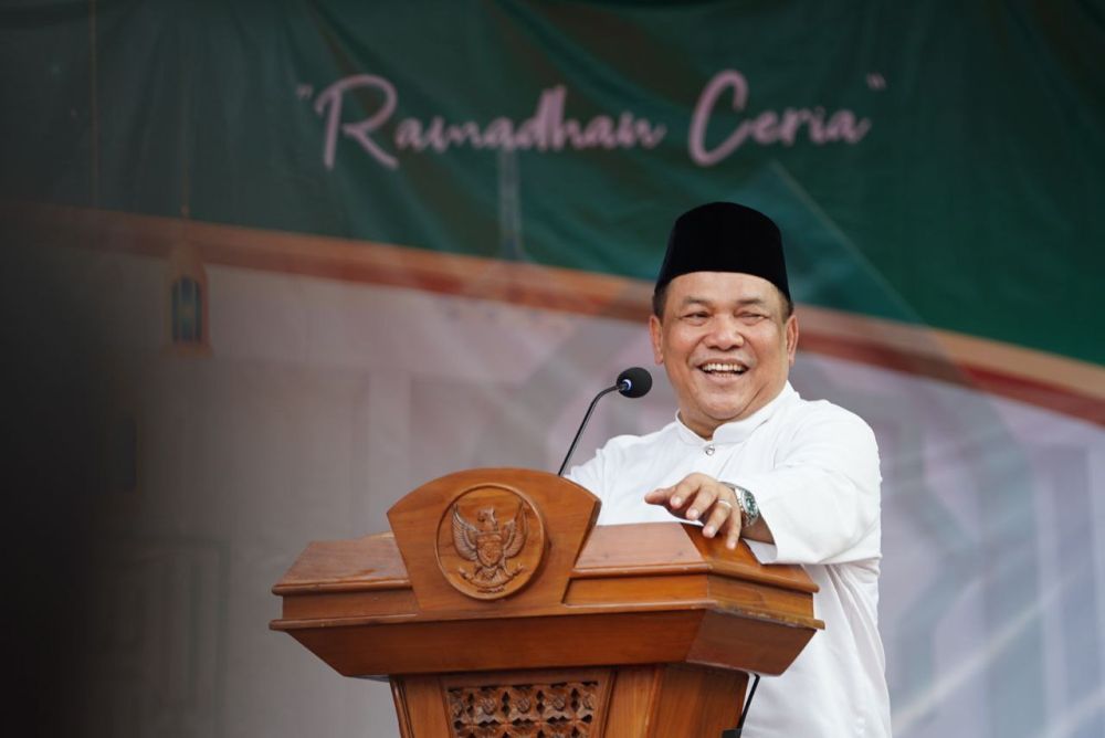 Pj Gubri dan Pj Sekda Riau Shalat Idul Adha di Halaman Kantor Gubernur