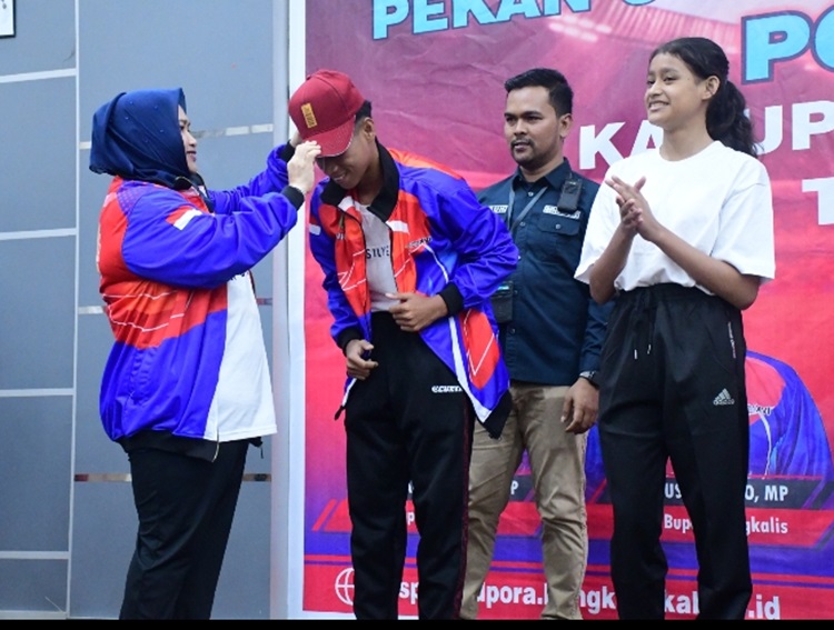 Bupati Kasmarni Lepas Keberangkatan 180 Atlet POPDA Kabupaten Bengkalis
