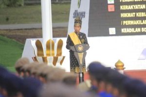 Presiden Jokowi Kenakan Pakaian Adat Melayu Riau Saat Upacara Hari Lahir Pancasila