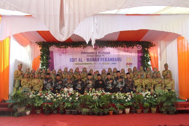 SD dan SMP IT Al-Manar Pekanbaru Gelar Perpisahan