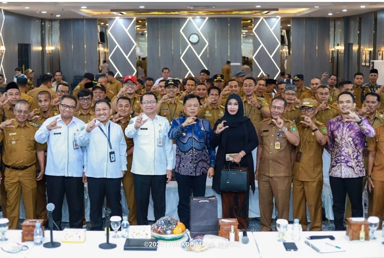 H. Asmar dan Kades se Meranti Studi Tiru ke Kementerian Desa