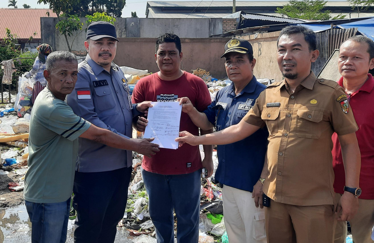 DLHK Pekanbaru Awasi TPS Pasar Arengka, Selain Warga Marpoyan Dilarang Buang Sampah Disana