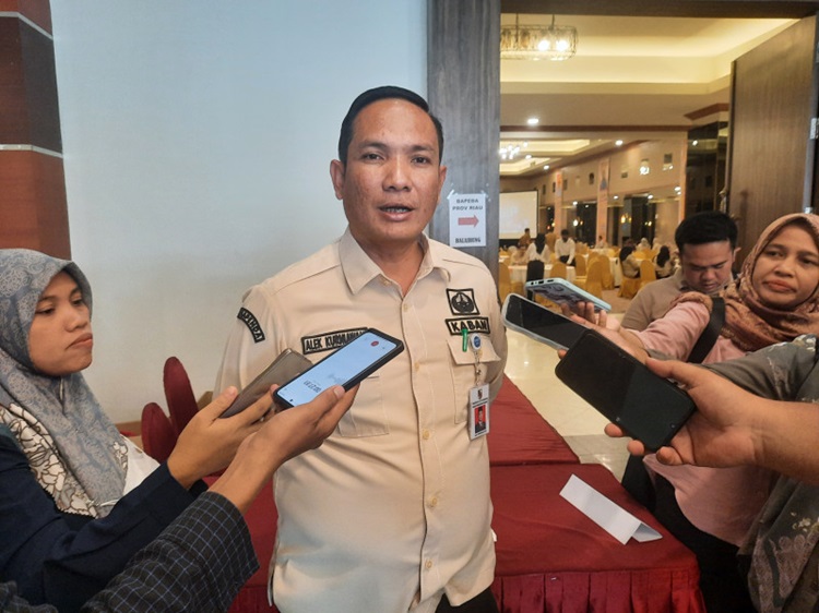 Ratusan Tiang Reklame di Pekanbaru Habis Masa Izinnya