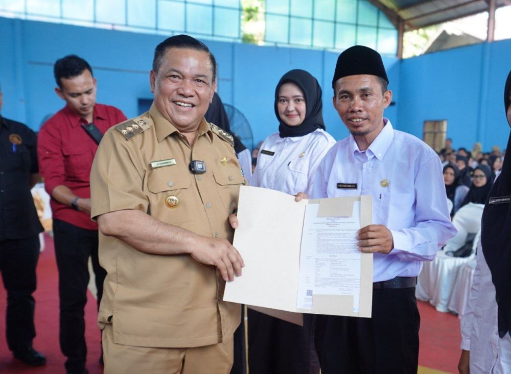 Sempat Putus Asa Setelah Puluhan Tahun Honor, Akhirnya Arif Supriyono Diangkat Jadi Guru PPPK