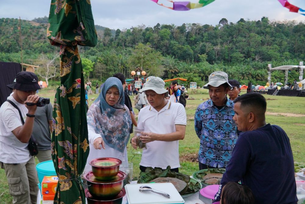 Buka Festival Subayang 2024, Pj Bupati Kampar Berharap Bisa Penggerak Ekonomi