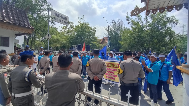 Tanggapi Tuntutan F-SPBPU Riau, Disnaker Pekanbaru Ingatkan Pengusaha Utamakan Tenaga Kerja Lokal
