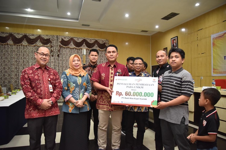 Dukung Kemajuan Perekonomian di Inhu, BRK Syariah Salurkan Rp 380 Juta Kepada Pelaku UMKM