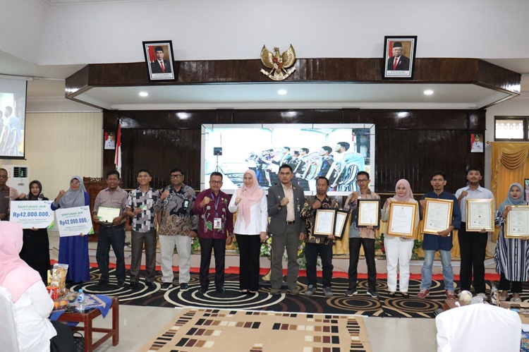 Wujudkan Kemajuan Sistem Pelayanan, Bupati Rezita Luncurkan Aplikasi Tuah IKM dan SIP MIGAS