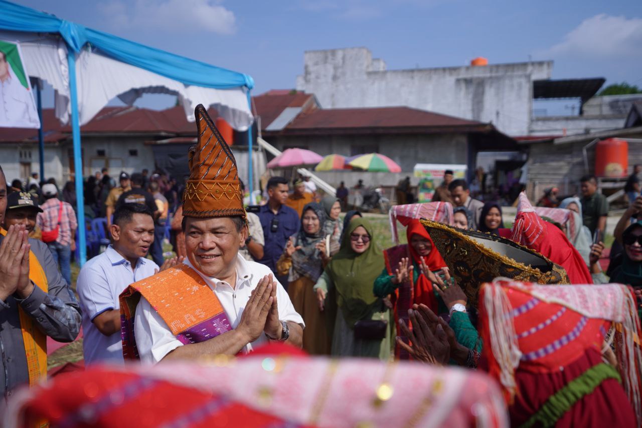 Ratusan Warga Kandis Siak Antusias Bersilaturahmi Bersama Pj Gubernur Riau SF Hariyanto