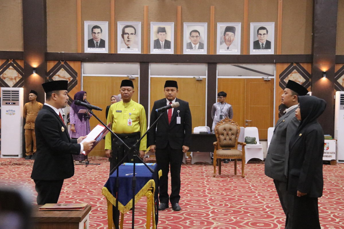 Pj Wali Kota Pekanbaru Melantik 10 Pejabat Fungsional, Diharapkan Pelayanan Masyarakat Lebih Baik