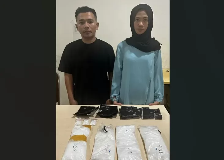 Selipkan Sabu Didalam BH dan Celana Dalam, Bandar Narkoba Internasional Ditangkap di Bandara SSK II Pekanbaru