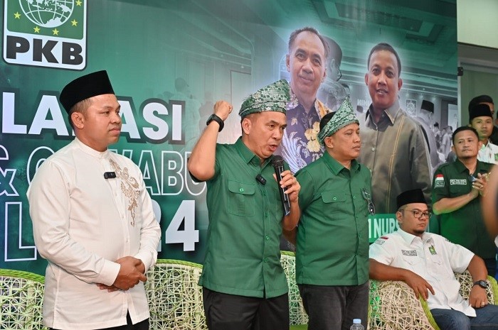 Didukung UAS-RZ Maju Pilgub Riau, Abdul Wahid Bertekad Tuntaskan Pembangunan Jalan di Inhil