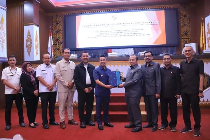 Pemko Pekanbaru dan DPRD Sepakati KUA-PPAS R-APBD 2025 Sebesar Rp3,020 Triliun