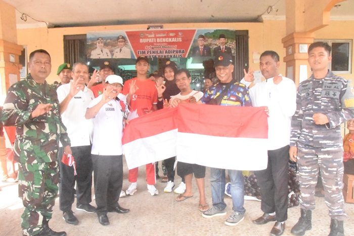 HUT RI ke-79, Pemkab Bengkalis Bagikan 3.000 Bendera Merah Putih